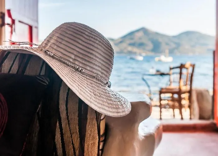 Dream Boathouse Klima (Milos)