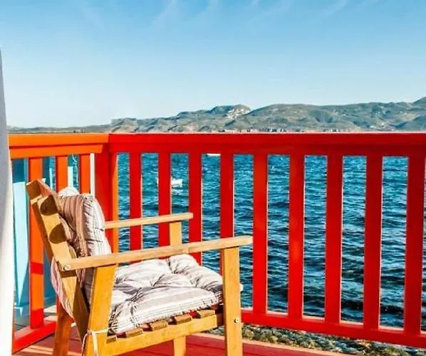 Dream Boathouse بيت للعطل Klima (Milos)